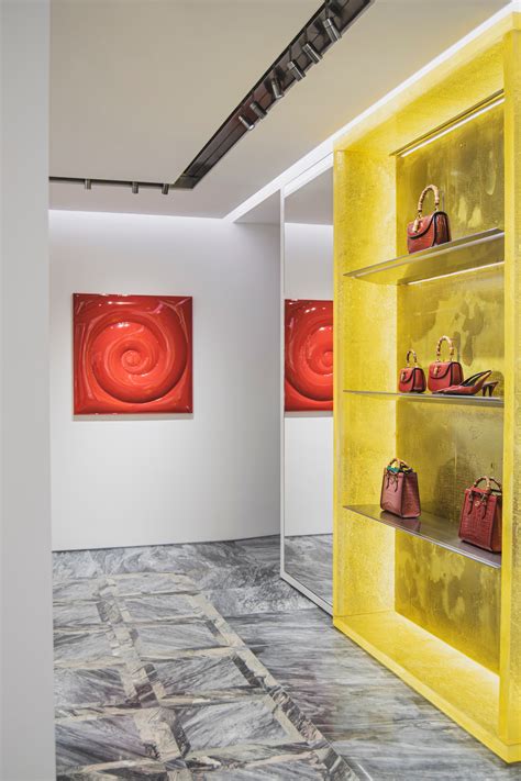 fachada gucci|Gucci's Renovated Milan Boutique an Ode to Italian Creativity.